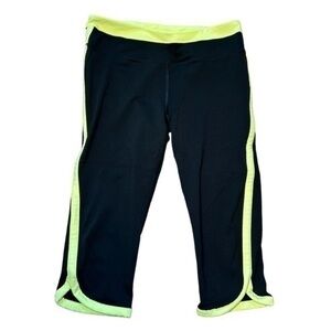VICTORIA’S SECRET VSX SPORT KNOCKOUT CROP CAPRI LEGGINGS BLACK & VOLT YELLOW, SP